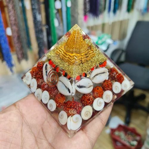 Laxmi Pyramid - Shree Yantra Gomti Chakra